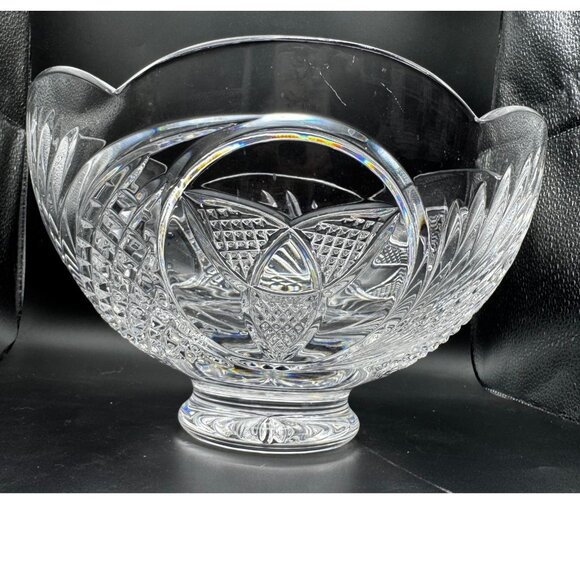 Waterford Cut Crystal The Heritage Of Ireland 10" Bowl With Scalloped Edge - Picture 2 of 11